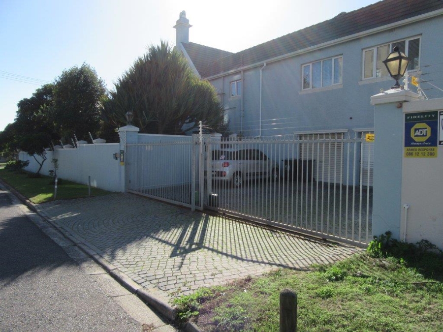 6 Bedroom Property for Sale in Milnerton Western Cape